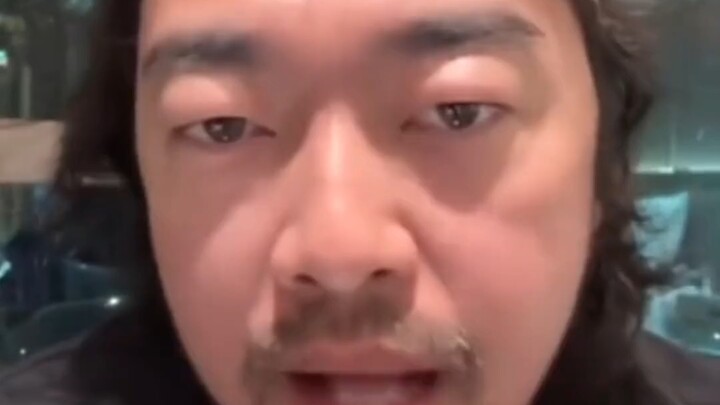 DeepSeek still needs three more seconds, while Brother Feng just starts talking right away.