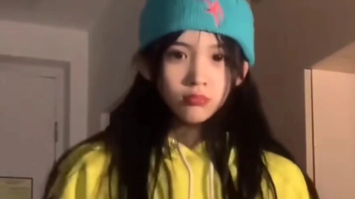 วง R.E.D ขุดคลิป TikTok 48 วิดีโอของเผิงเซียงรุ่ย สวยจนใจละลายจริงๆ เสื้อผ้าแต่ละชุดก็ดูดีสุดๆ