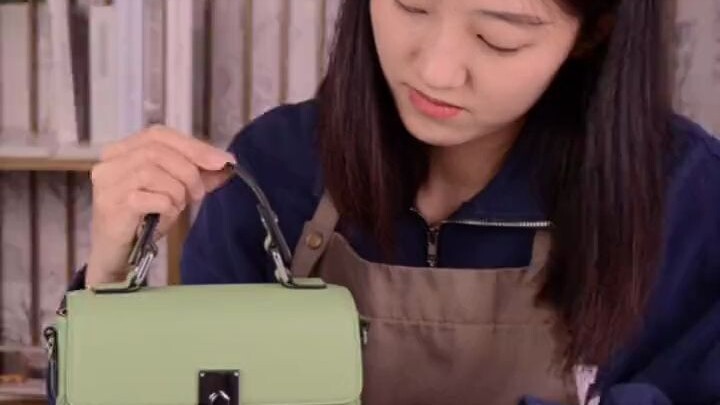 Không biết trong thời đại này còn có người thích túi thủ công nữa không
