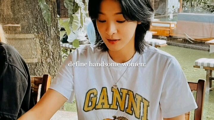 handsome woman 😻👠