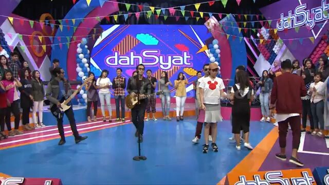LYLA - Gak Romantis (DAHSYAT - 19 Oktober 2016)