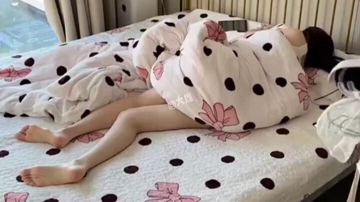 Mom’s hardcore wake-up method!