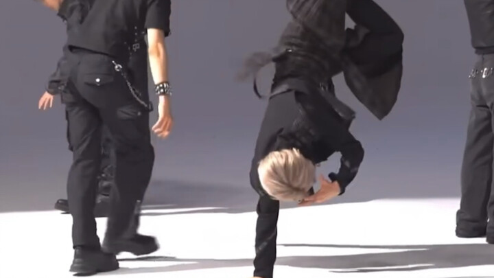 Can you really compete for the title of the Six Great Dances with a move like that?