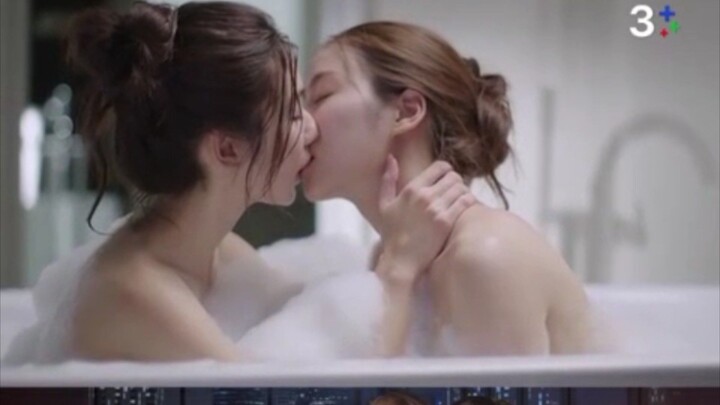 kissing in bath like and follow me following me for more content please 🔥