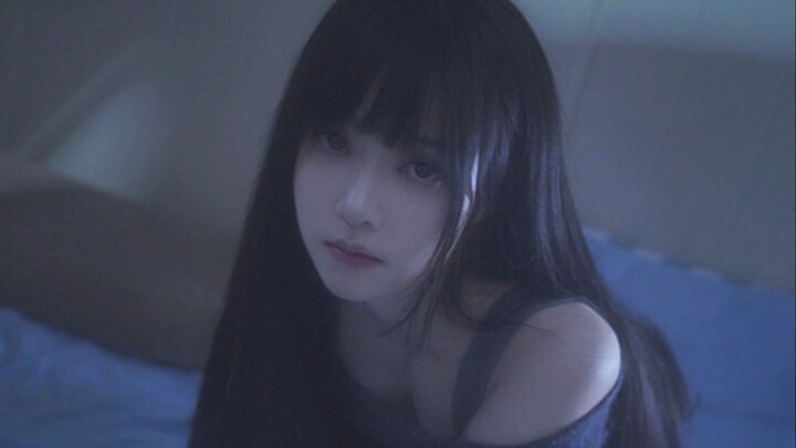 ⚠️ Gentle Voice Yu Yin: Watch the “Deep Blue” cover by Chen Jingfei in a dimly lit environment.