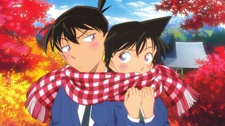 Xinlan dan Conan Xiaolan Shinichi menyaksikan komentar yang dibuat oleh guru pengisi suara di episod