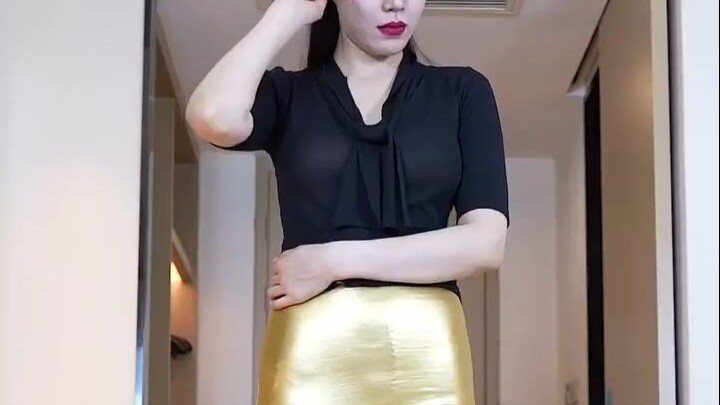 Qiqi’s Hot Dance — Front View