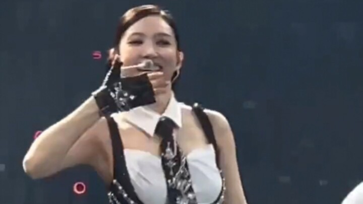 Lin Nayeon menari ulang lagu thunderous