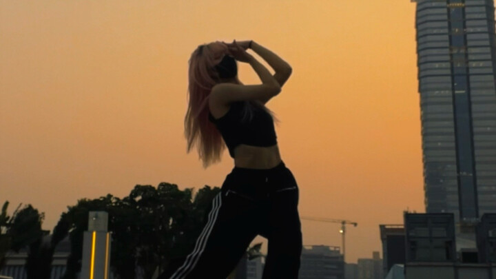 ยิ่งฟัง Love Me More ยิ่งเพราะขึ้นเรื่อยๆ