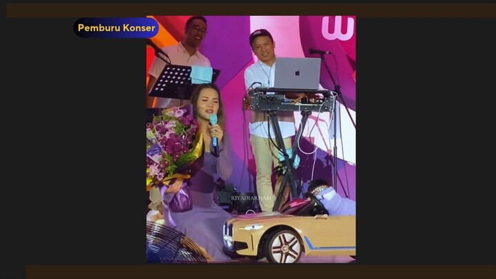 Berani beraninya dia nyuekkin @Raisa 😭 #raisa #yourraisa #fancam #whiskas #riyadiarham