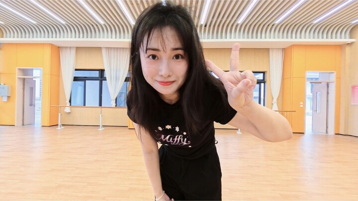An English teacher has launched a pop-dance elective course for seventh-graders: Turning Hobbies int