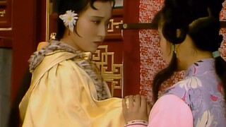 รูปแบบเสื้อคลุมของสาวๆ เวอร์ชั่นใหม่ VS เวอร์ชั่นเก่า เวอร์ชั่นใหม่เป็นกลุ่มหนูน้อยหมวกแดงหรือเปล่า?