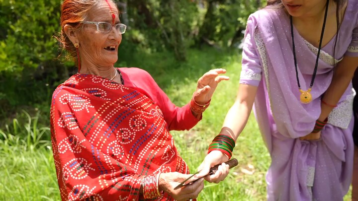 Avantika ne kiya khet main kam😍