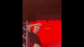 H in Junhui stands for HOT 🔥 #seventeen #jun