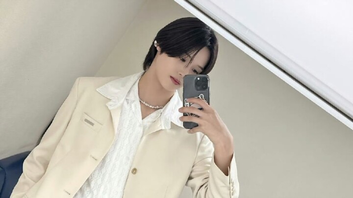 [Reviewing the dances Old K choreographed over the years]