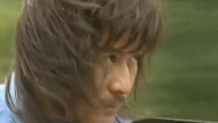 سرق جيان تان سيفًا عظيمًا لا مثيل له، لكنه اكتشف أنه لا يستطيع حتى حمله! أراد جيان تشين أن يتباهى أم