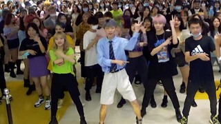 (Random dance for new hit songs until August 15) [The sixth show of the Chengdu tour at Chunxi Road 