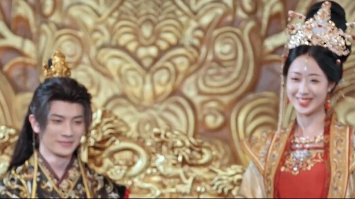 หนูน้อยทะลุมิติพร้อมระบบป่วน! เสกยาได้ดั่งใจ เปลี่ยนตระกูลตกอับให้รุ่งเรือง จนองค์รัชทายาทต้องหนี