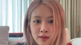 Phản ứng của Park Chae-young khi cô phát hiện ra trong một buổi phát sóng trực tiếp rằng cặp đôi mà 