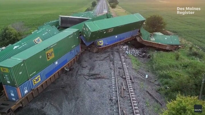 Train derailment in Iowa captured in drone footage