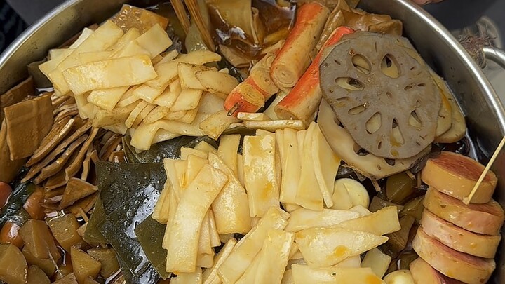 تعال إلى تشونغتشينغ! بالطبع سأتنافس مع الأطفال على الطعام... #لذيذة_البسطات_على_جانب_الطريق #وجبات_خ