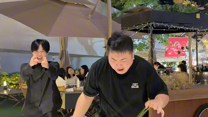 ทำไมสองวันนี้ถึงต้องให้ฉันขอโทษอยู่เรื่อยเลยล่ะ?