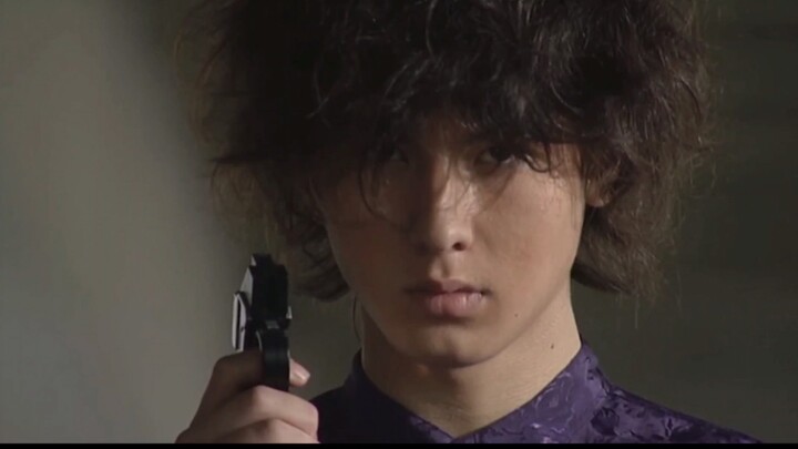 "Your brother Shuang used to be a Kamen Rider."