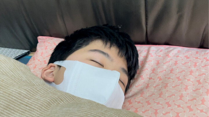 «بعد أن أصبت بالفيروس، أصبحت أنحني وآهاتي تعلو...»