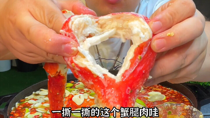 Ah Rema: Kepiting raja raksasa seberat 14 pon yang diasinkan, bumbu mentah Thailand buatan sendiri m