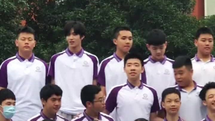 【Liu Yaowen’s Middle School Graduation Photo】The polite and well-mannered student, Yaowen! A one-of-