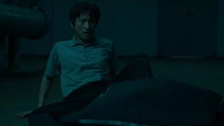 All of Us Are Dead：น่ากลัวจัง  ศพในกระเป๋าเดินทางเคลื่อนไหวเลย