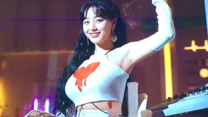 خاص برقصة التراب لـ TWICE-العالِم، مقطع مباشر فردي من الأداء الأول للأعضاء محرر ذاتيًا، تم عكس الصور