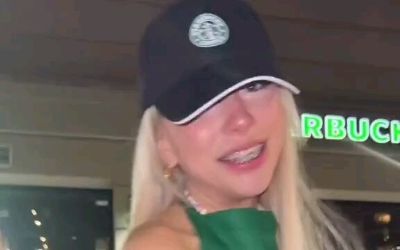 Who else wants to eat the beautiful sister's ice cream?