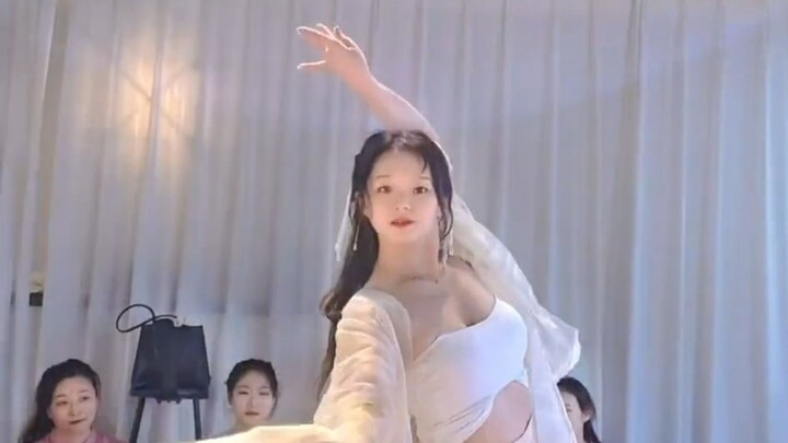 “วันนี้ฉันไม่มีอะไรทำ เลยไปฟังเพลงในซ่อง”