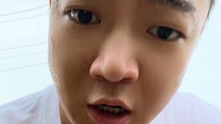 อย่าใช้โทรศัพท์ขณะขี่จักรยาน
