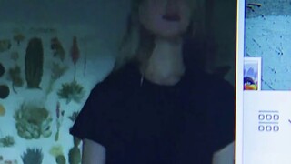 女孩在使用室友电脑时发现件可怕的事，里面竟有大量自己深夜梦游的偷拍视频