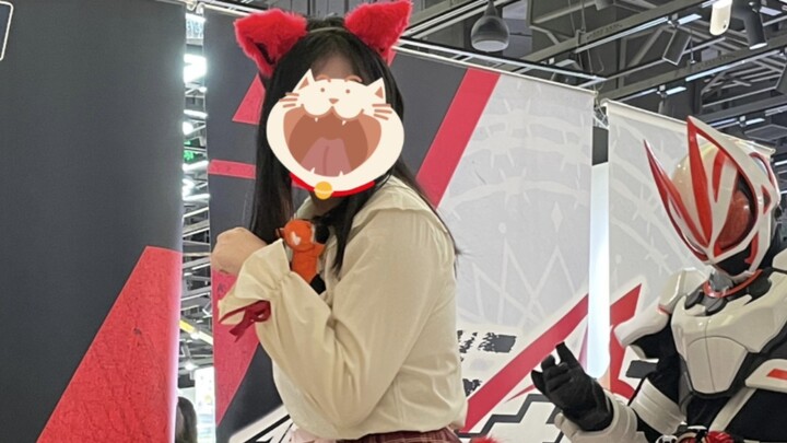 Little Fox: I have a tail too! (Showing off my tail to the polar fox and the polar fox showed me his