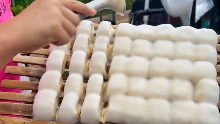 Chàng trai bán đậu phụ thối trên phố, giá từ 30 đến 300 nhân dân tệ, hãy xem vì sao lại đắt đến vậy