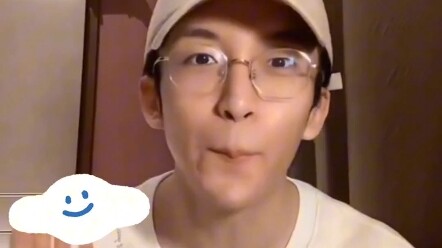 Huang Zihongfan’s reason for not wanting to undergo myopia surgery—so my 8,000‑yuan contact lenses w