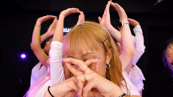 العودة بالحلم إلى 1rene! 251127 معلمة الرقص إيميلي - النسخة الرسمية التجريبية من "Like A Flower"