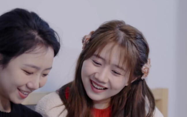 عندما يتنافس حبيب الخل الأخضر مع صديقة الشاي الأخضر على اهتمامه