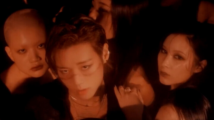 I appeared in PARK JI HOON's music video! Blank Effect! Thank you for your attention!