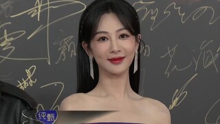 杨紫丨热辣滚烫剧组亮相微博之夜