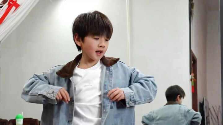 Khó quên lần đầu gặp em