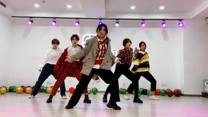 [BTSZD 520 Dance Studio] Buổi biểu diễn đặc biệt đêm Giáng sinh "Obsession" được người hâm mộ quay t