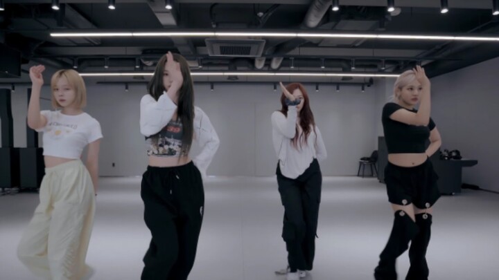 คลิปเต้นเดี่ยวท่าประจำเพลงใหม่ของ aespa “ไฟประหลาด (Illusion)”