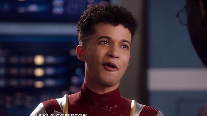 The Flash: Hart runs around in the future to evolve and gets caught by the Flash kids
