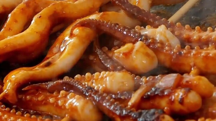 Ông hoàng của các quầy hàng đêm! Món mực ống lớn áp chảo khoái khẩu mùa hè, làm ngay tại nhà cho đã 