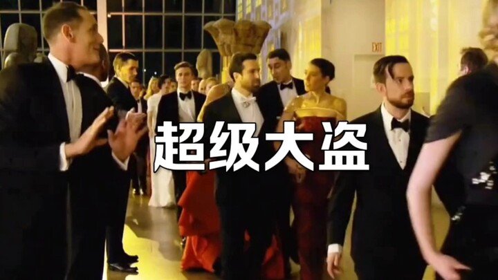 ยอดโจร สาวสวยขโมยสร้อยเพชรไปได้อย่างไร