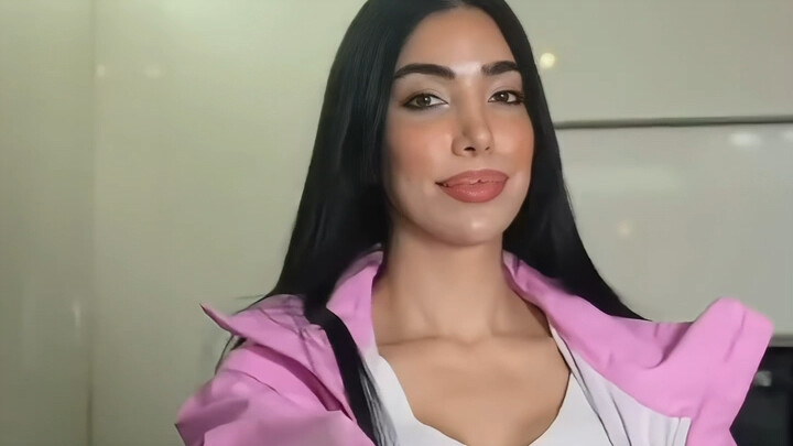 “Tiền của anh ta tiêu phí thì liên quan gì đến các người?”